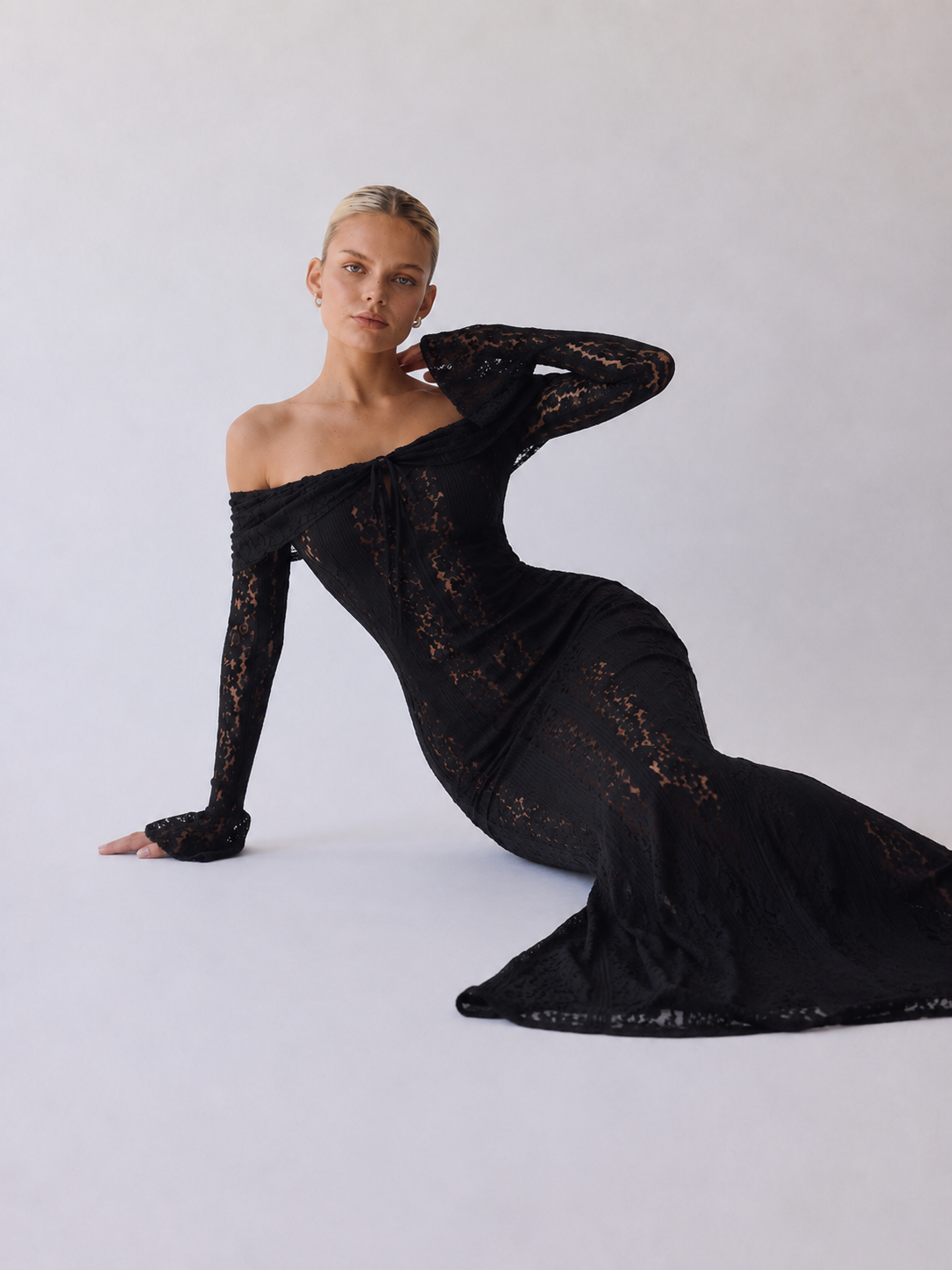 Fleur Vestido maxi de encaje con hombros descubiertos - Negro