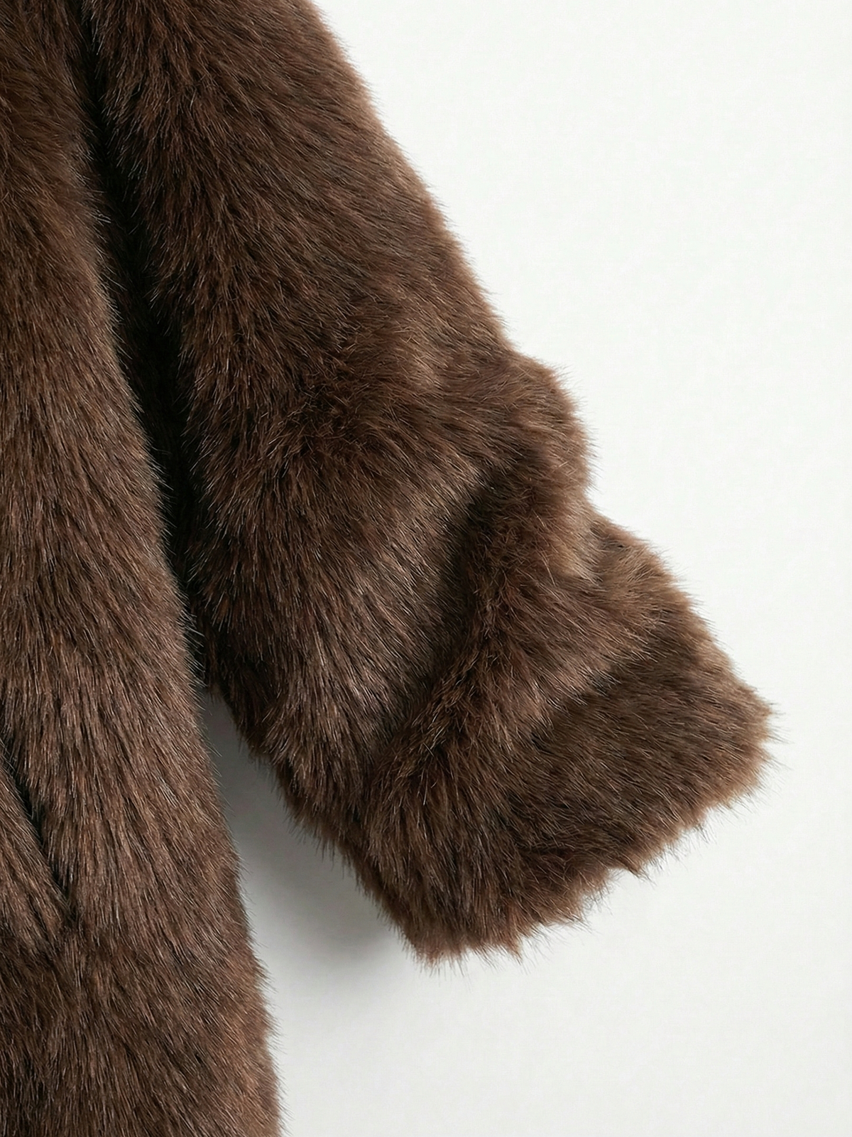 Ayla | Chaqueta Corta de Pelo Sintético con Cuello Ancho