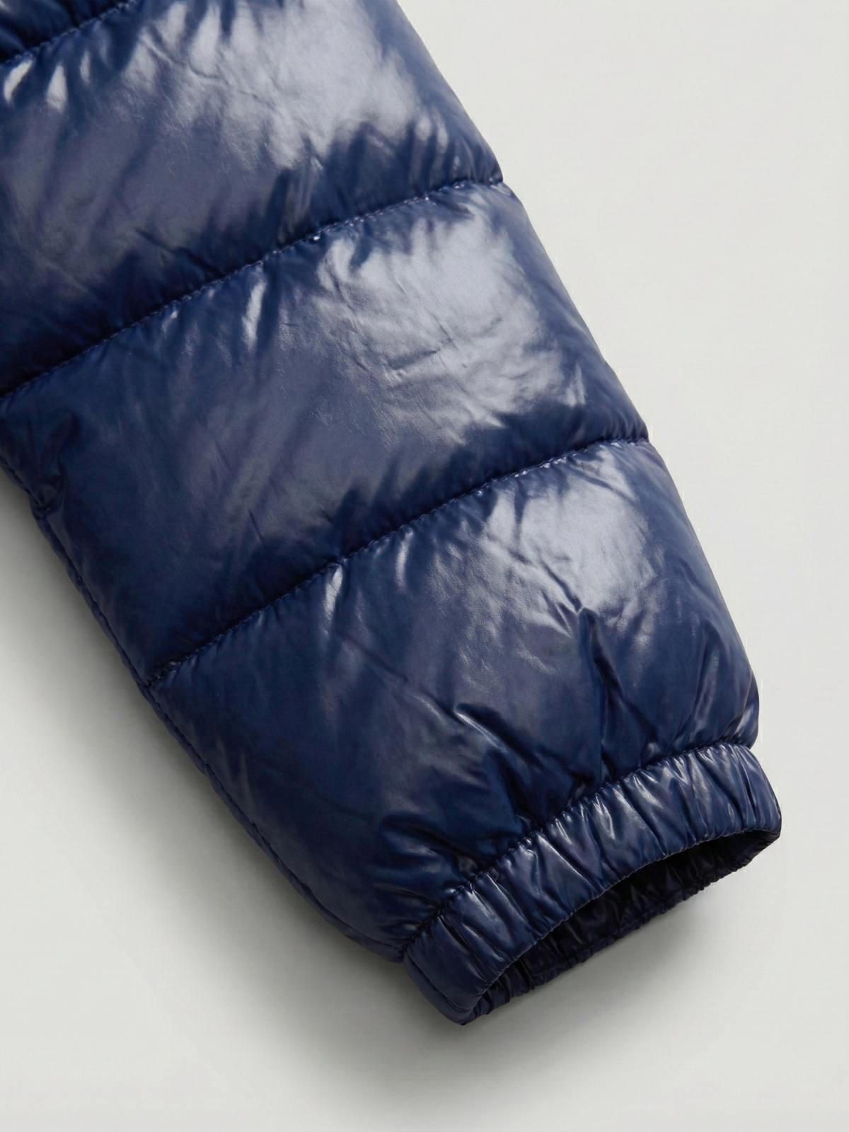 Copenhague | Chaqueta Acolchada Brillante con Capucha