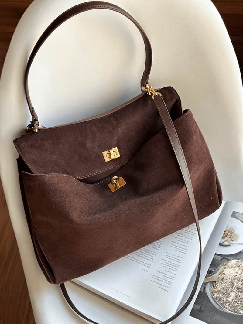 Bolso de Mano con Detalles Dorados — Clara