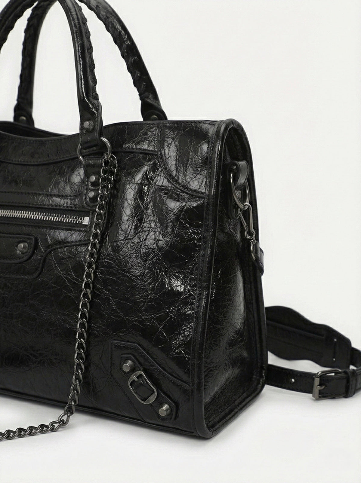 Carmela - Bolso Elegante con Interior Espacioso y Diseño Minimalista