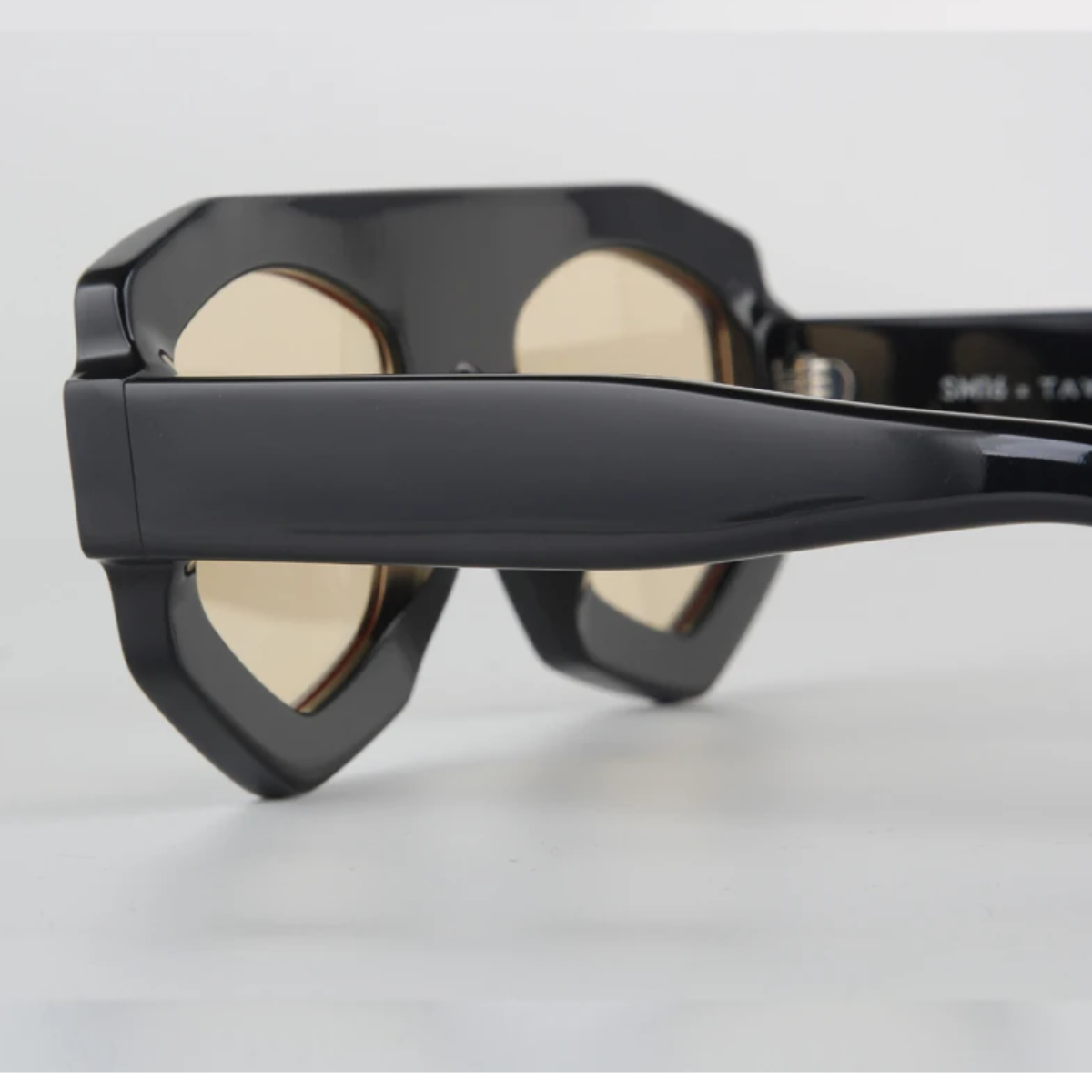 CoutureGrid Shades