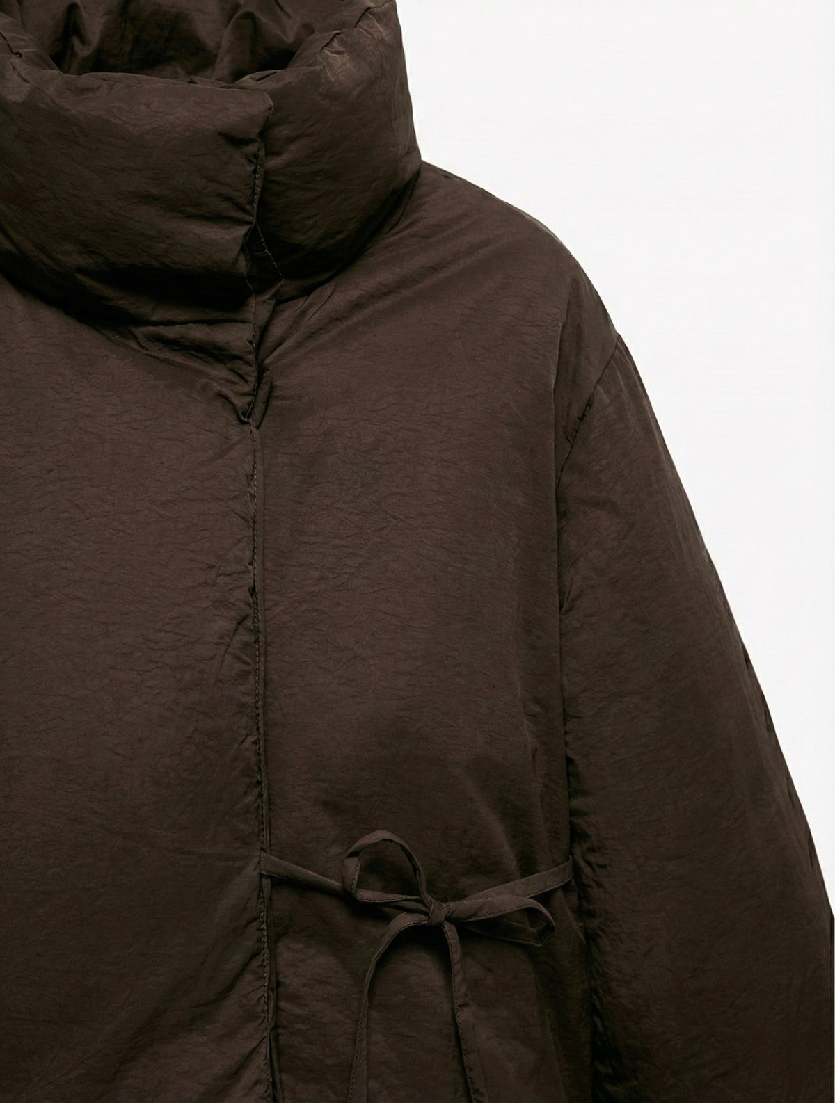 Lottie | Plumífero Cruzado Resistente al Viento e Impermeable