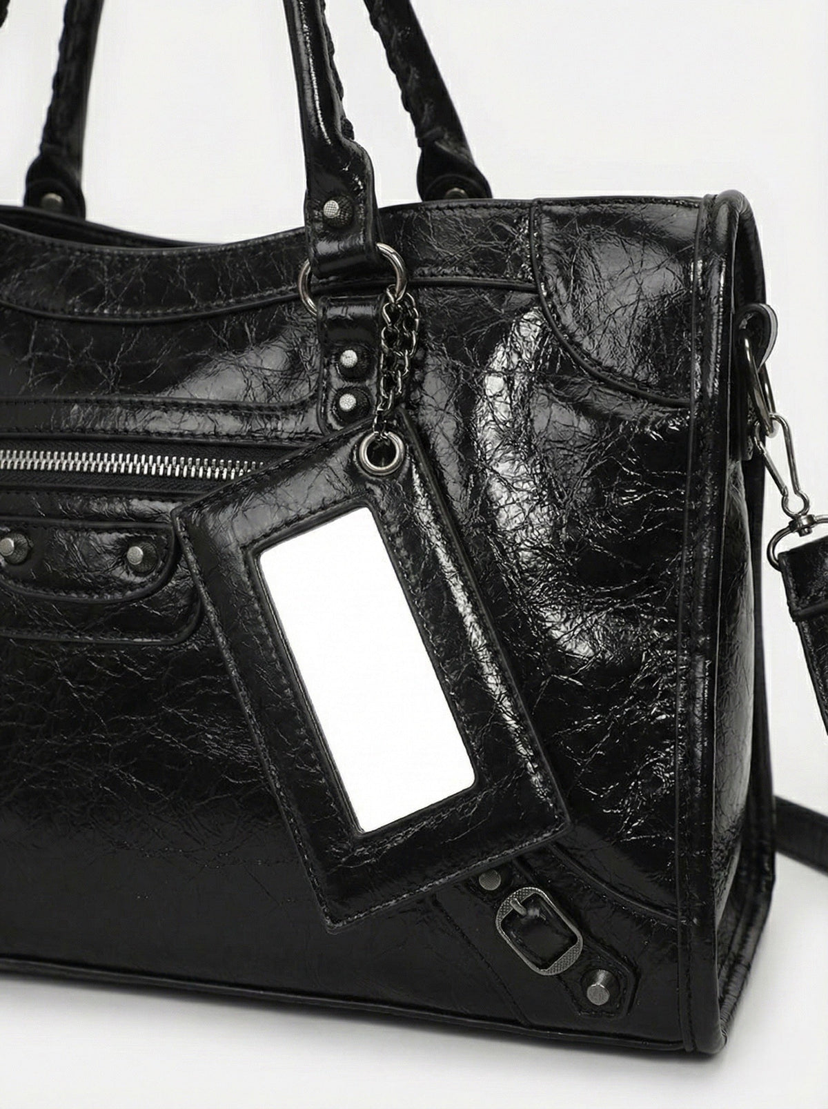 Carmela - Bolso Elegante con Interior Espacioso y Diseño Minimalista