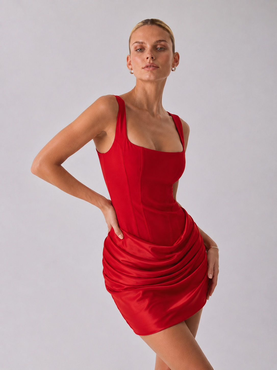 Sophie | Vestido corto con corsé drapeado