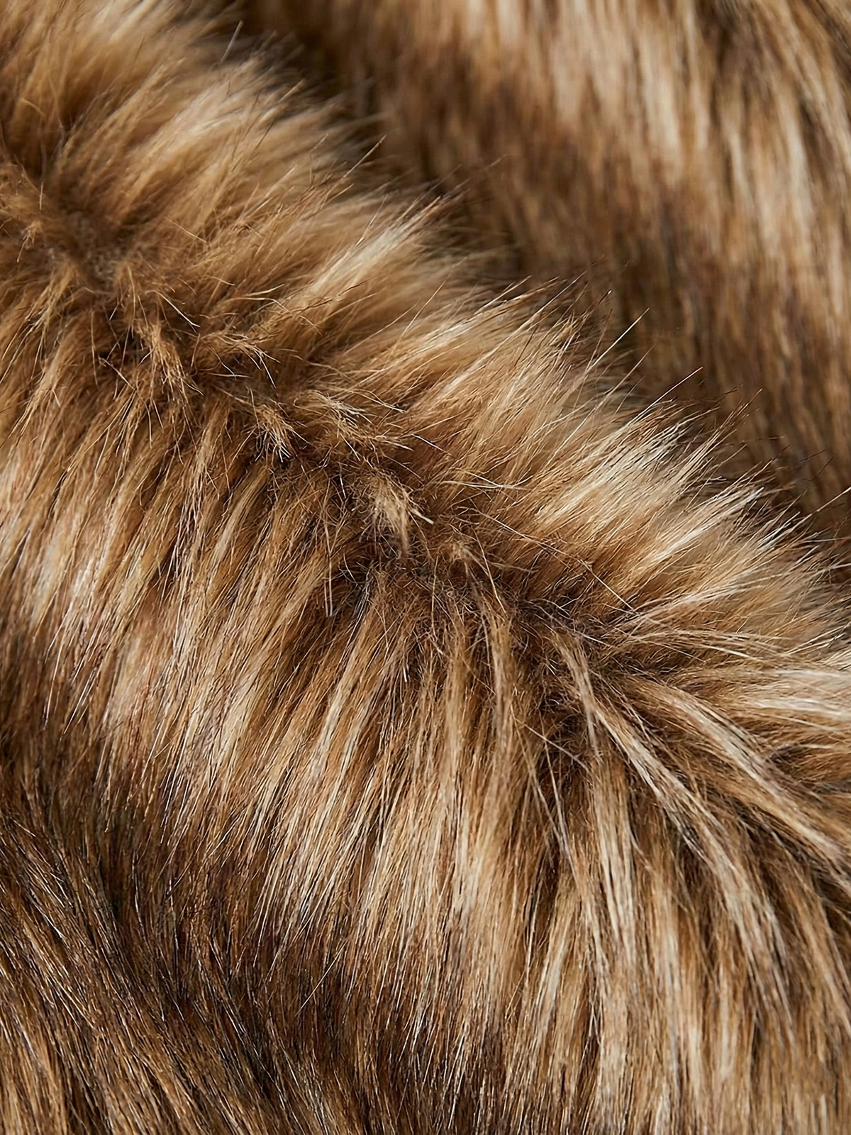 Emily | Chaqueta Corta de Invierno de Pelo Sintético