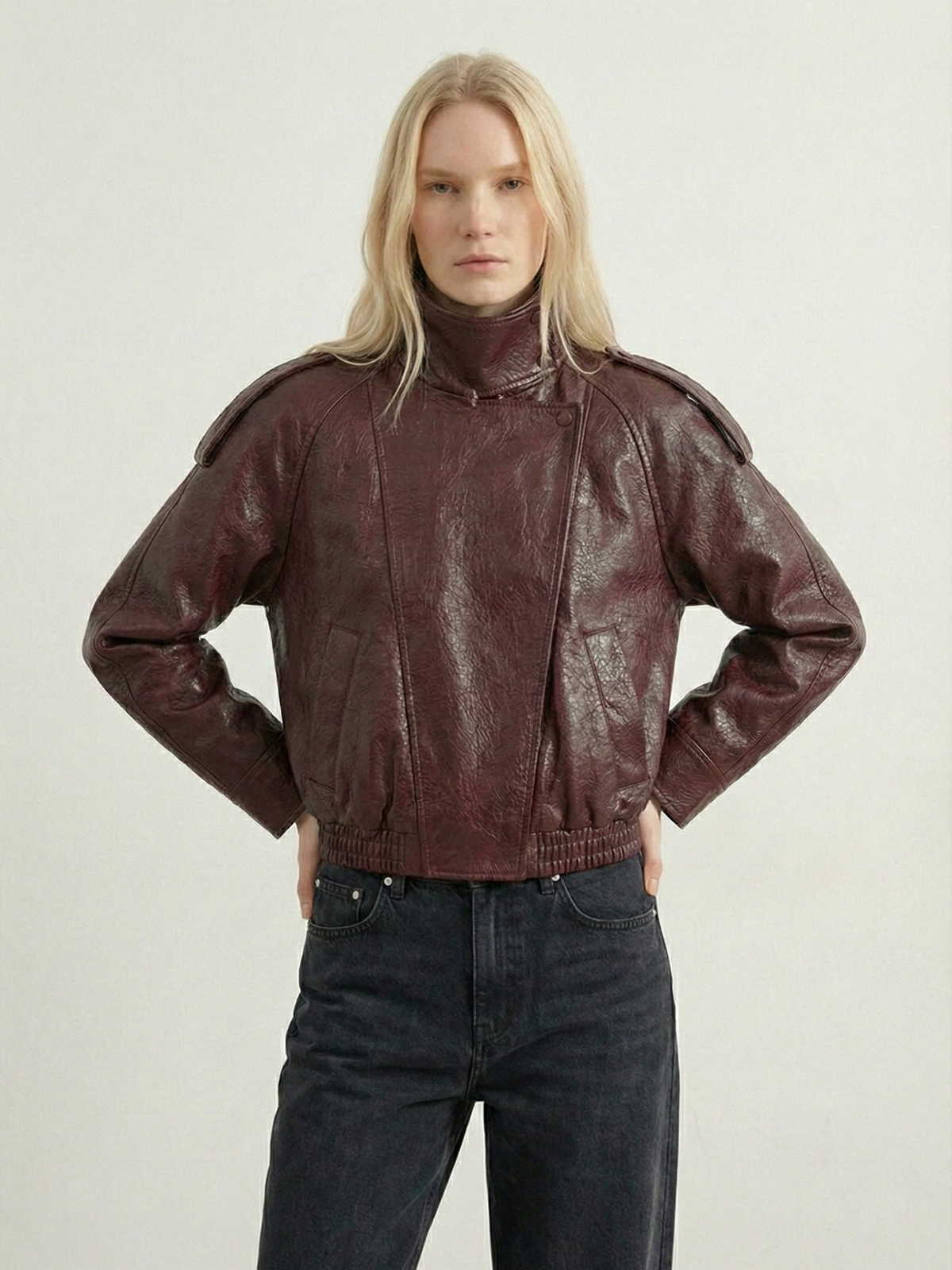 Felicia | Chaqueta oversize de cuello alto de imitación de piel