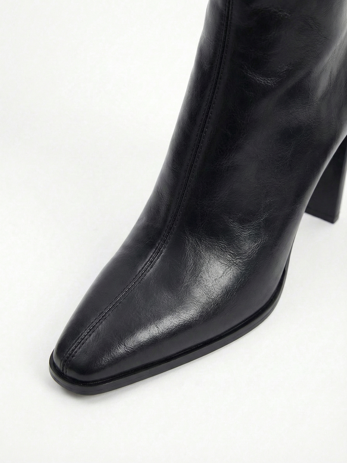 Belfast | Botines negros de cuero sintético con punta cuadrada