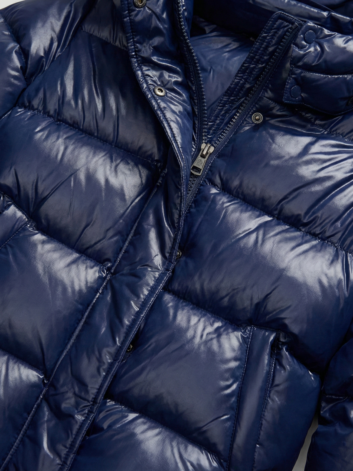 Copenhague | Chaqueta Acolchada Brillante con Capucha