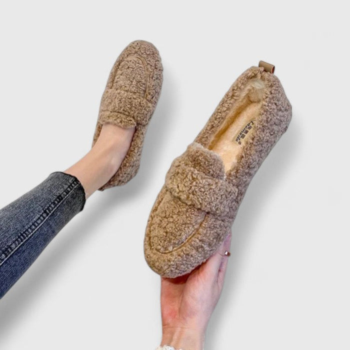 Zapatillas mujer tipo mocasín con forro cálido y suela antideslizante – estilo elegante hogar