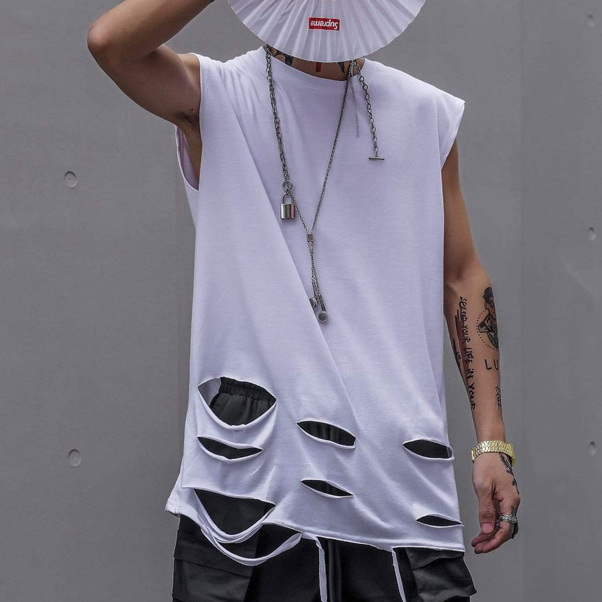 Camiseta WLS Sin Mangas Rota con Agujeros